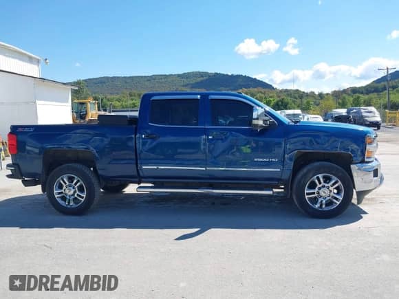 2015 Chevrolet Silverado 2500HD LTZ с VIN 1GC1KWEG0FF537691, выставлен на аукционе IAAI как лот 43192588 с пробегом 242 246 миль миль и . История ставок и продаж доступна на DreamBid. Изображение 13.