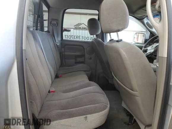 2003 Dodge 3500 ST с VIN 3D7MU48C23G818363, выставлен на аукционе Copart как лот 62364945 с пробегом 270 063 миль миль и Списание • Salvage title. История ставок и продаж доступна на DreamBid. Изображение 10.