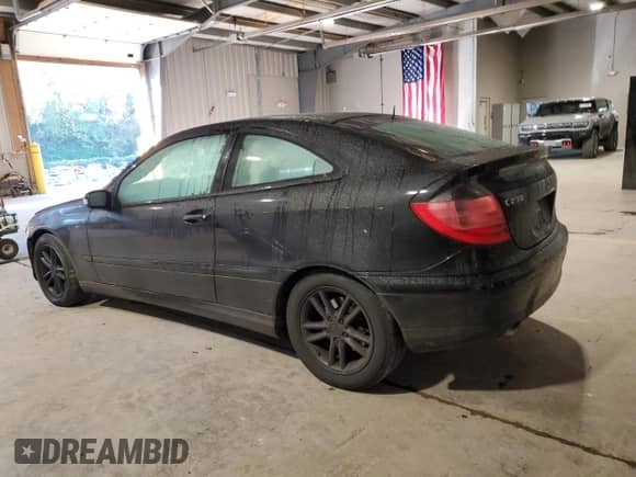 2002 Mercedes-Benz C 230/260/280/320 with VIN WDBRN47J42A341699, listed as a Copart auction lot 82357625 with 110,886 mi miles and Salvage title. Bid and sale history available at DreamBid. Image 2.