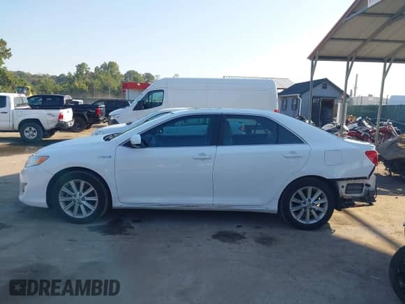 2013 Toyota Camry LE z VIN 4T1BD1FKXDU094720, wystawiony jako IAAI lot #43217084 z przebiegiem 142 088 mil mil oraz . Historia ofert i sprzedaży dostępna na DreamBid. Obrazek 15.