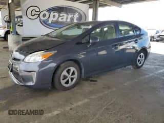2015 Toyota Prius Two z VIN JTDKN3DU7F1982945, wystawiony jako Copart lot #86126365 z przebiegiem 125 230 mil mil oraz Szkoda całkowita • Salvage title. Historia ofert i sprzedaży dostępna na DreamBid. Obrazek 1.