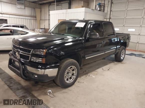 2006 Chevrolet Silverado 1500 LT1 с VIN 2GCEC13T461190598, выставлен на аукционе IAAI как лот 41521172 с пробегом 223 110 миль миль и . История ставок и продаж доступна на DreamBid. Изображение 17.