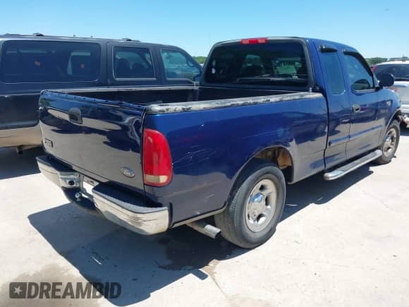 2004 Ford F-150 XL z VIN 2FTRX17224CA49487, wystawiony jako IAAI lot #42300313 z przebiegiem Nie podano mil oraz . Historia ofert i sprzedaży dostępna na DreamBid. Obrazek 4.