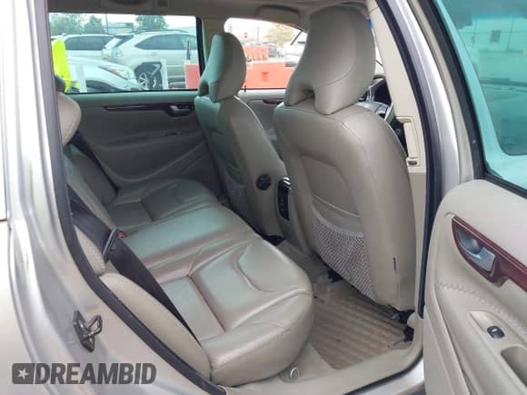 2007 Volvo XC70 with VIN YV4SZ592571283464, listed as a IAAI auction lot 43160806 with 239,742 mi miles and . Bid and sale history available at DreamBid. Image 8.