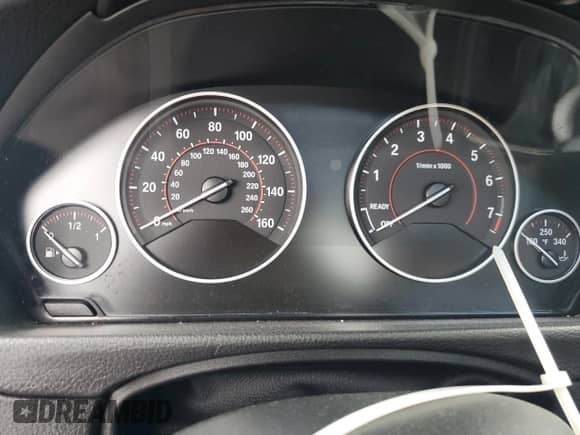 2015 BMW 4 Series 428i xDrive z VIN WBA4A7C57FD413370, wystawiony jako Copart lot #66660795 z przebiegiem Nie podano mil oraz Nie do naprawy • Non repairable. Historia ofert i sprzedaży dostępna na DreamBid. Obrazek 9.