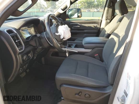 2021 Ram 1500 Big Horn z VIN 1C6SRFMT2MN648638, wystawiony jako Copart lot #64840265 z przebiegiem 73 145 mil mil oraz Szkoda całkowita • Salvage title. Historia ofert i sprzedaży dostępna na DreamBid. Obrazek 7.