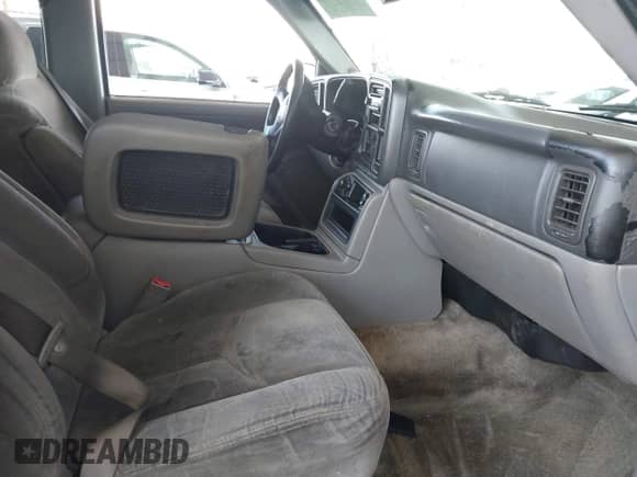 2003 Chevrolet Tahoe LS z VIN 1GNEC13T03J180708, wystawiony jako IAAI lot #41543671 z przebiegiem 203 442 mil mil oraz . Historia ofert i sprzedaży dostępna na DreamBid. Obrazek 5.