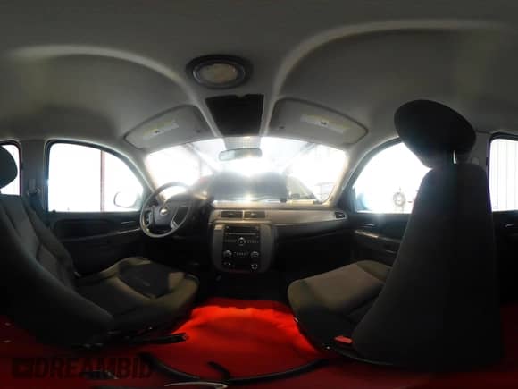 2014 Chevrolet Tahoe Commercial z VIN 1GNLC2E07ER213191, wystawiony jako IAAI lot #43243599 z przebiegiem 141 185 mil mil oraz . Historia ofert i sprzedaży dostępna na DreamBid. Obrazek 17.