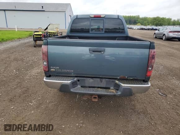 2006 Chevrolet Colorado 2LT z VIN 1GCDT136768215206, wystawiony jako Copart lot #56860685 z przebiegiem 162 340 mil mil oraz Czysty tytuł • Clean title. Historia ofert i sprzedaży dostępna na DreamBid. Obrazek 6.