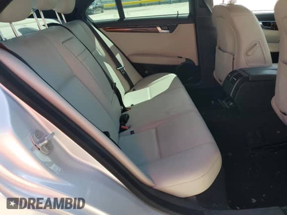 2010 Mercedes-Benz C 300 Sport с VIN WDDGF5EB9AR094712, выставлен на аукционе Copart как лот 69847075 с пробегом 96 022 миль миль и Списание • Salvage title. История ставок и продаж доступна на DreamBid. Изображение 10.