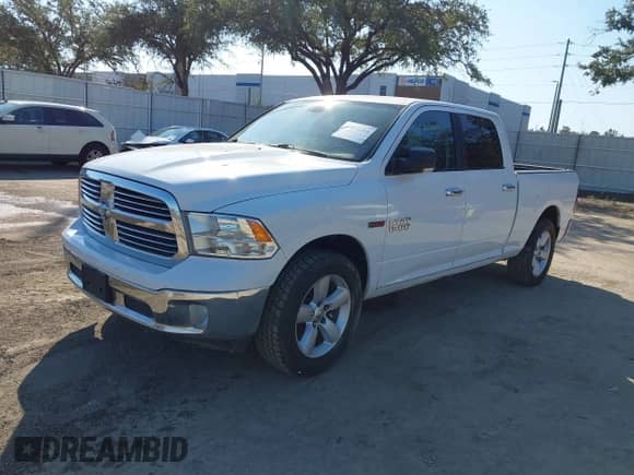 2016 Ram 1500 Outdoorsman z VIN 1C6RR7TM2GS177837, wystawiony jako IAAI lot #43531284 z przebiegiem 211 449 mil mil oraz . Historia ofert i sprzedaży dostępna na DreamBid. Obrazek 17.