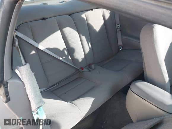 2000 Ford Mustang z VIN 1FAFP4046YF302634, wystawiony jako IAAI lot #43552678 z przebiegiem 216 260 mil mil oraz . Historia ofert i sprzedaży dostępna na DreamBid. Obrazek 8.