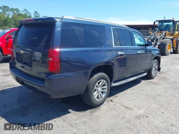 2017 Chevrolet Suburban LT с VIN 1GNSKHKC7HR215379, выставлен на аукционе IAAI как лот 43169425 с пробегом 180 876 миль миль и . История ставок и продаж доступна на DreamBid. Изображение 4.