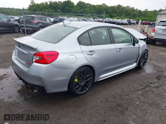 2019 Subaru WRX STI Limited z VIN JF1VA2V63K9807256, wystawiony jako IAAI lot #42390008 z przebiegiem 74 821 mil mil oraz . Historia ofert i sprzedaży dostępna na DreamBid. Obrazek 4.
