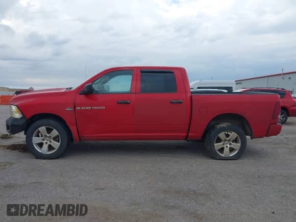 2012 Ram 1500 Express с VIN 1C6RD7KT1CS176874, выставлен на аукционе IAAI как лот 43373378 с пробегом 243 917 миль миль и . История ставок и продаж доступна на DreamBid. Изображение 14.