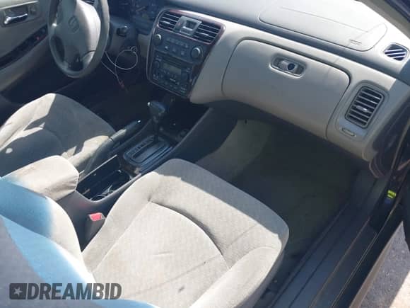 2002 Honda Accord SE z VIN 1HGCG66852A034121, wystawiony jako IAAI lot #42820792 z przebiegiem 220 120 mil mil oraz . Historia ofert i sprzedaży dostępna na DreamBid. Obrazek 5.