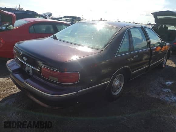 1993 Chevrolet Caprice с VIN 1G1BN5379PW119651, выставлен на аукционе Copart как лот 77792504 с пробегом 4 883 миль миль и На запчасти • Non repairable. История ставок и продаж доступна на DreamBid. Изображение 3.