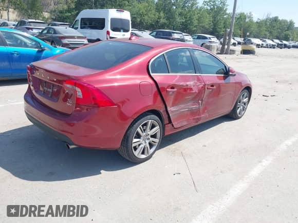 2012 Volvo S60 T6 с VIN YV1902FHXC2135120, выставлен на аукционе IAAI как лот 42952256 с пробегом 161 343 миль миль и . История ставок и продаж доступна на DreamBid. Изображение 4.