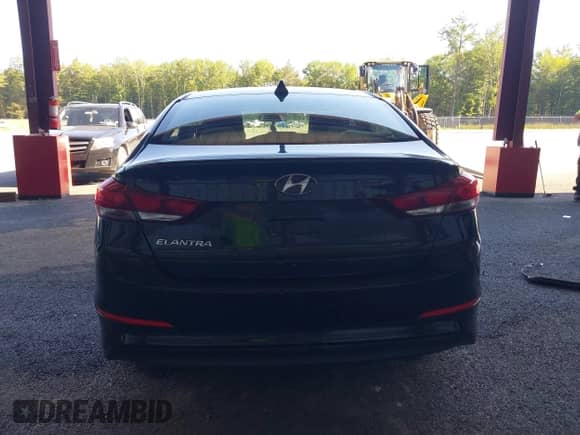 2018 Hyundai Elantra SEL с VIN 5NPD84LF1JH241278, выставлен на аукционе IAAI как лот 42689057 с пробегом 102 711 миль миль и . История ставок и продаж доступна на DreamBid. Изображение 16.