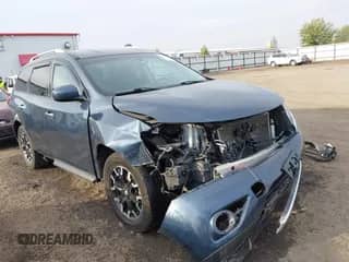 2015 Nissan Pathfinder Platinum z VIN 5N1AR2MM3FC635560, wystawiony jako IAAI lot #43321591 z przebiegiem 125 955 mil mil oraz . Historia ofert i sprzedaży dostępna na DreamBid. Obrazek 1.