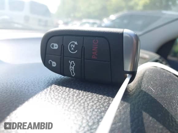 2015 Dodge Journey American Value z VIN 3C4PDCAB8FT605870, wystawiony jako IAAI lot #41930474 z przebiegiem 205 741 mil mil oraz . Historia ofert i sprzedaży dostępna na DreamBid. Obrazek 11.