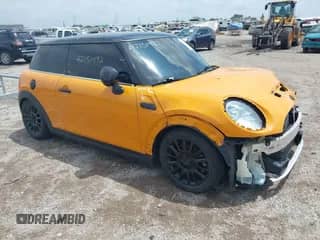 2016 MINI Hardtop S with VIN WMWXP7C53G2A42705, listed as a IAAI auction lot 42151492 with 97,800 mi miles and . Bid and sale history available at DreamBid. Image 1.