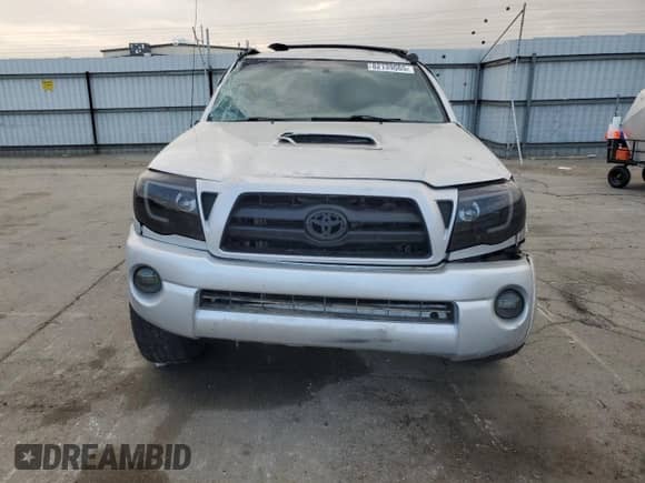 2008 Toyota Tacoma PreRunner with VIN 3TMKU72N98M015846, listed as a Copart auction lot 82139065 with 210,053 mi miles and Salvage title. Bid and sale history available at DreamBid. Image 5.