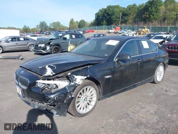 2013 BMW 5 Series 535i xDrive с VIN WBAFU7C56DDU71760, выставлен на аукционе IAAI как лот 43344147 с пробегом 183 073 миль миль и . История ставок и продаж доступна на DreamBid. Изображение 17.