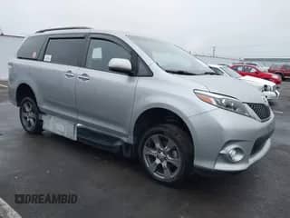 2017 Toyota Sienna SE with VIN 5TDXZ3DC4HS806247, listed as a IAAI auction lot 41323320 with 18,212 mi miles and . Bid and sale history available at DreamBid. Image 1.