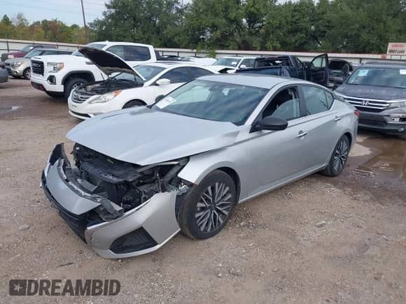 2024 Nissan Altima SV z VIN 1N4BL4DV2RN346974, wystawiony jako IAAI lot #43561103 z przebiegiem 42 922 mil mil oraz . Historia ofert i sprzedaży dostępna na DreamBid. Obrazek 18.