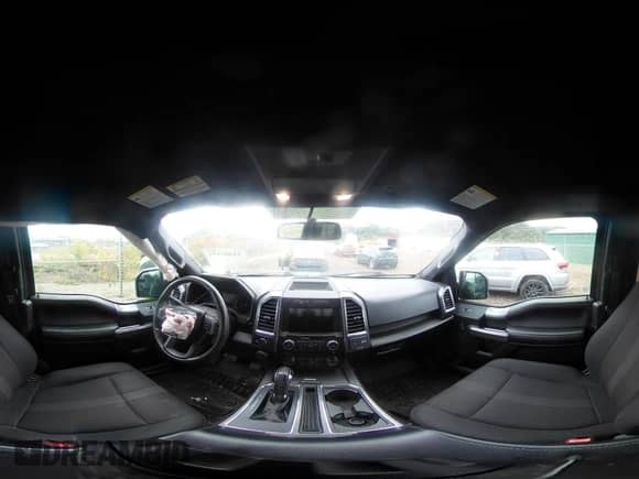 2016 Ford F-150 XLT z VIN 1FTFX1EG1GFD36961, wystawiony jako IAAI lot #43403194 z przebiegiem 99 987 mil mil oraz . Historia ofert i sprzedaży dostępna na DreamBid. Obrazek 18.