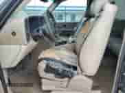2005 Chevrolet Tahoe LS z VIN 1GNEC13TX5J196143, wystawiony jako Copart lot #81710755 z przebiegiem 238 417 mil mil oraz Szkoda całkowita • Salvage title. Historia ofert i sprzedaży dostępna na DreamBid. Obrazek 7.