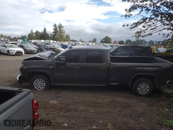 2022 Chevrolet Silverado 3500HD LT with VIN 1GC4YTEY0NF291291, listed as a Copart auction lot 72412674 with 18,663 mi miles and Salvage title. Bid and sale history available at DreamBid. Image 2.