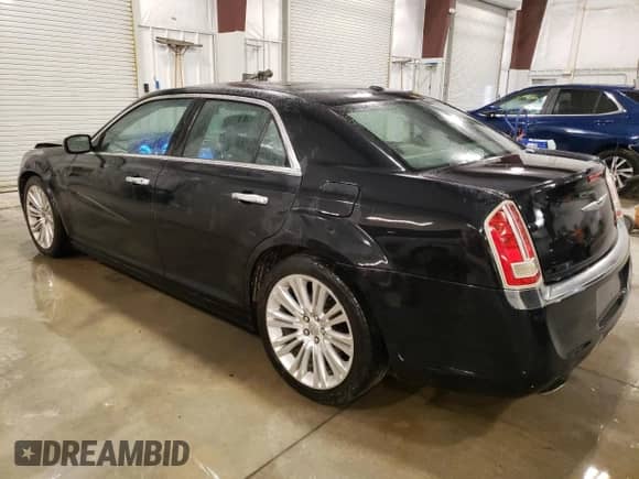 2013 Chrysler 300 C с VIN 2C3CCAET1DH711645, выставлен на аукционе Copart как лот 52899625 с пробегом 122 063 миль миль и На запчасти • Non repairable. История ставок и продаж доступна на DreamBid. Изображение 2.