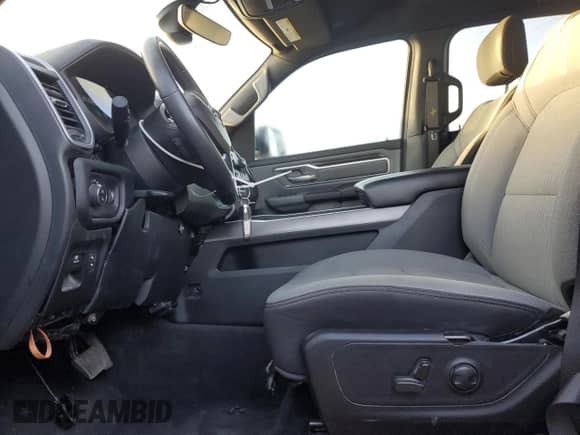 2022 Ram 1500 Big Horn z VIN 1C6RRFFG6NN343191, wystawiony jako Copart lot #89841395 z przebiegiem 57 223 mil mil oraz Szkoda całkowita • Salvage title. Historia ofert i sprzedaży dostępna na DreamBid. Obrazek 7.