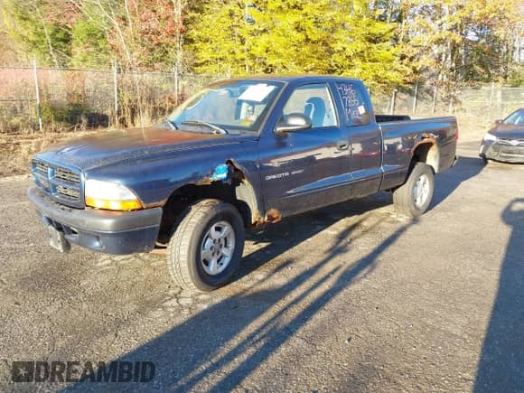 2002 Dodge Dakota with VIN 1B7GG32X42S543218, listed as a IAAI auction lot 43467855 with 113,583 mi miles and . Bid and sale history available at DreamBid. Image 2.
