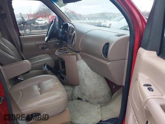 1998 Ford Econoline Cargo Recreational z VIN 1FDRE14L8WHB21173, wystawiony jako IAAI lot #41496604 z przebiegiem 157 117 mil mil oraz . Historia ofert i sprzedaży dostępna na DreamBid. Obrazek 5.