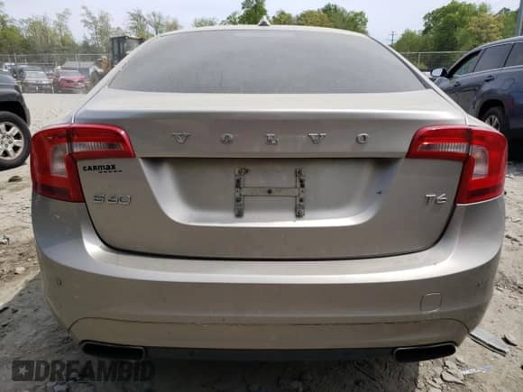 2015 Volvo S60 T6 Drive-E with VIN YV149MFK0F1351673, listed as a Copart auction lot 54271335 with 127,098 mi miles and Salvage title. Bid and sale history available at DreamBid. Image 6.