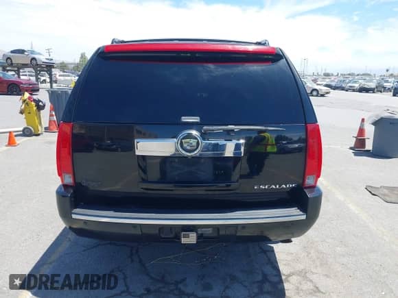 2008 Cadillac Escalade ESV с VIN 1GYFK66888R221139, выставлен на аукционе IAAI как лот 42671536 с пробегом 200 752 миль миль и . История ставок и продаж доступна на DreamBid. Изображение 16.
