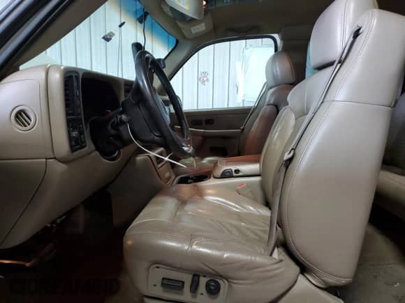 2002 Chevrolet Silverado 2500HD LT с VIN 1GCHK29192E224989, выставлен на аукционе Copart как лот 58627385 с пробегом 139 938 миль миль и Чистый • Clean title. История ставок и продаж доступна на DreamBid. Изображение 7.