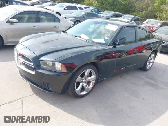 2014 Dodge Charger SXT z VIN 2C3CDXHG0EH161158, wystawiony jako IAAI lot #43518170 z przebiegiem 111 657 mil mil oraz . Historia ofert i sprzedaży dostępna na DreamBid. Obrazek 17.