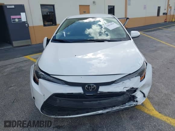 2024 Toyota Corolla LE z VIN 5YFB4MDE9RP194489, wystawiony jako IAAI lot #42632028 z przebiegiem 22 737 mil mil oraz . Historia ofert i sprzedaży dostępna na DreamBid. Obrazek 12.