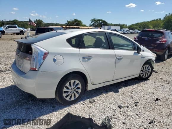 2012 Toyota Prius with VIN JTDKN3DP8C3011642, listed as a Copart auction lot 81454485 with 158,607 mi miles and Salvage title. Bid and sale history available at DreamBid. Image 3.