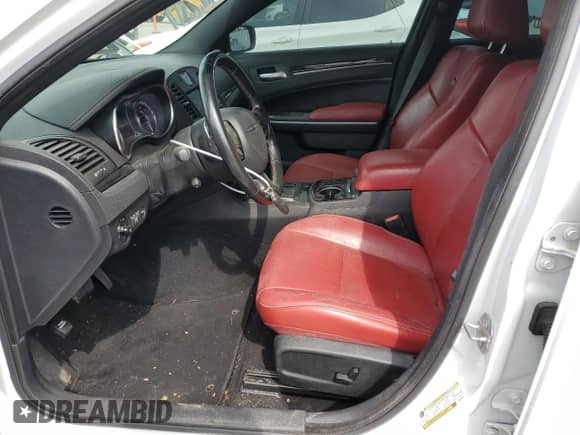 2020 Chrysler 300 S with VIN 2C3CCABG3LH201013, listed as a Copart auction lot 53619815 with 70,696 mi miles and Salvage title. Bid and sale history available at DreamBid. Image 7.