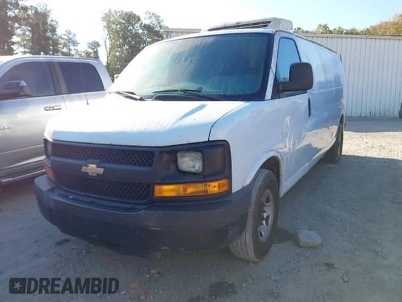 2014 Chevrolet Express Cargo with VIN 1GCWGGBA1E1124008, listed as a IAAI auction lot 43472963 with 334,848 mi miles and . Bid and sale history available at DreamBid. Image 17.