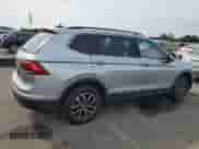 2021 Volkswagen Tiguan SE с VIN 3VV2B7AX7MM118770, выставлен на аукционе Copart как лот 82082155 с пробегом 80 787 миль миль и Списание • Salvage title. История ставок и продаж доступна на DreamBid. Изображение 3.