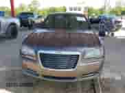 2013 Chrysler 300 S z VIN 2C3CCABG3DH561643, wystawiony jako IAAI lot #42641476 z przebiegiem 220 674 mil mil oraz . Historia ofert i sprzedaży dostępna na DreamBid. Obrazek 13.