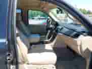 2009 Cadillac Escalade z VIN 1GYFC23209R227363, wystawiony jako IAAI lot #42231002 z przebiegiem 163 205 mil mil oraz . Historia ofert i sprzedaży dostępna na DreamBid. Obrazek 5.