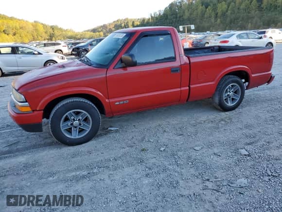 1999 Chevrolet S-10 LS с VIN 1GCCS1446XK191044, выставлен на аукционе Copart как лот 75818124 с пробегом 148 018 миль миль и Списание • Salvage title. История ставок и продаж доступна на DreamBid. Изображение 1.