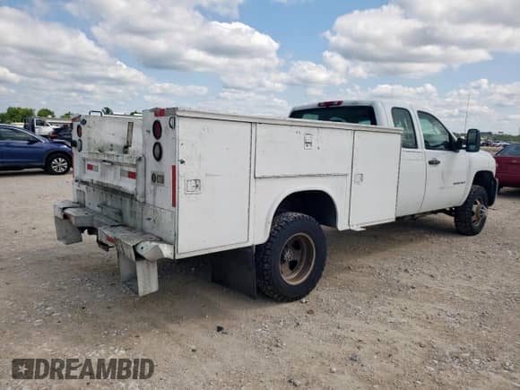 2009 Chevrolet Silverado 3500 с VIN 1GBJK79649E135520, выставлен на аукционе Copart как лот 58990225 с пробегом 384 510 миль миль и Чистый • Clean title. История ставок и продаж доступна на DreamBid. Изображение 3.